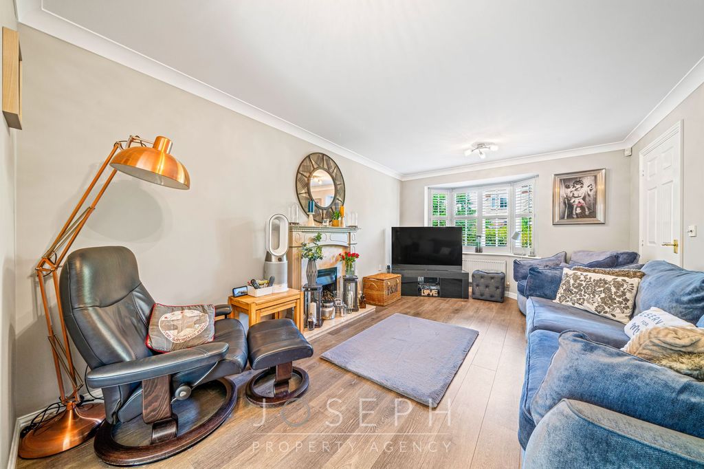 Property photo 3 of 22