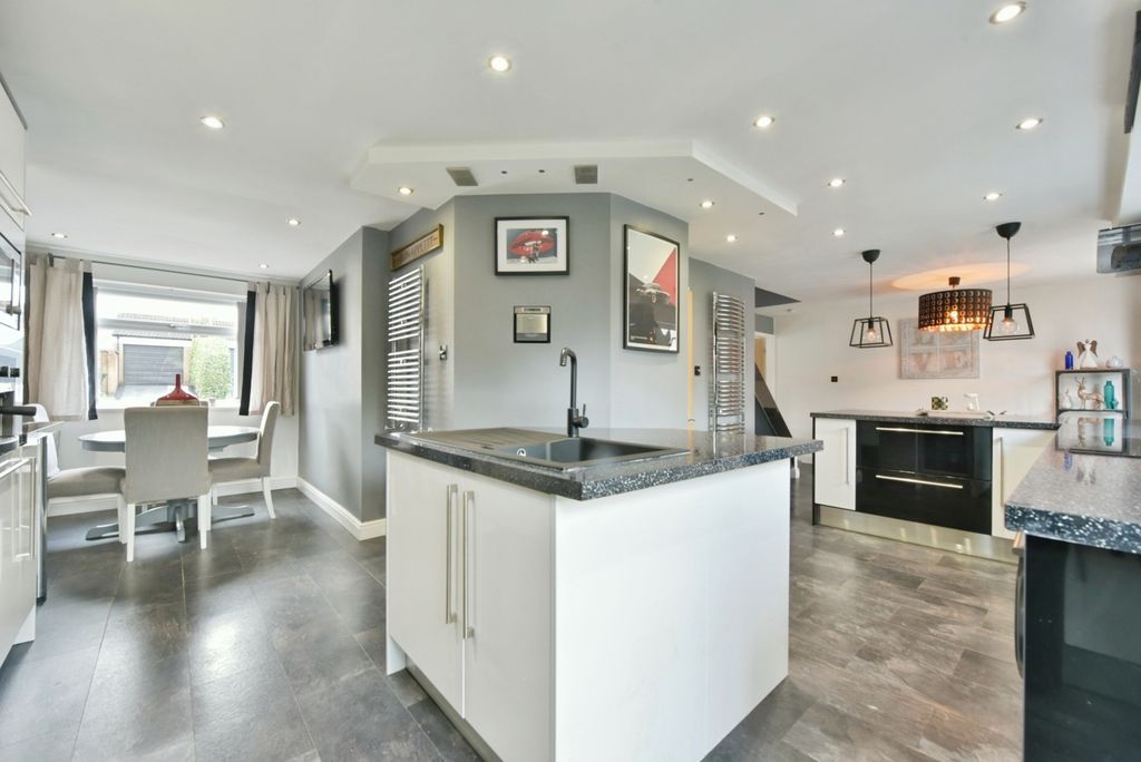 Property photo 2 of 21 Pbox-Img.Jpg