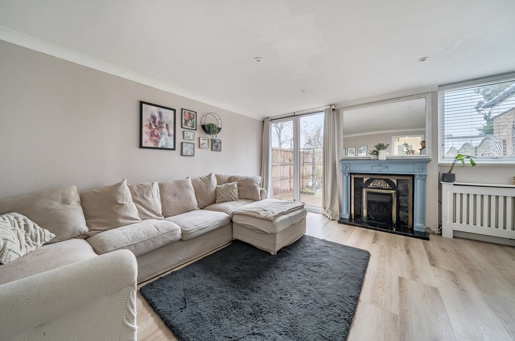 Property photo 2 of 19 1387398-4-6931Aa8...