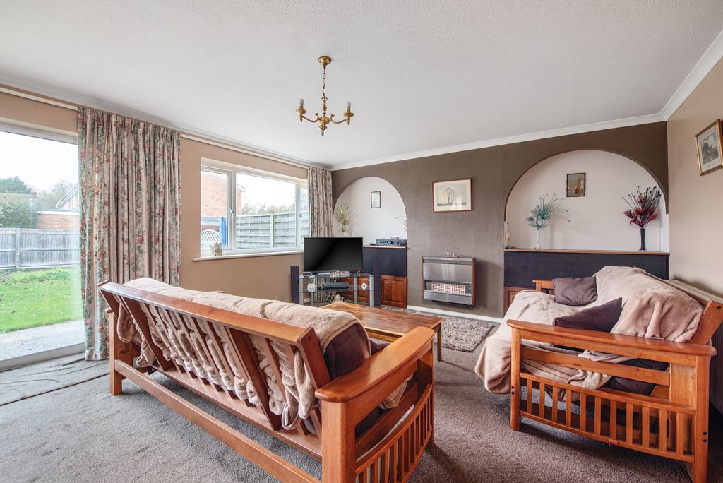 Property photo 2 of 8 20 Cedar Av (4)