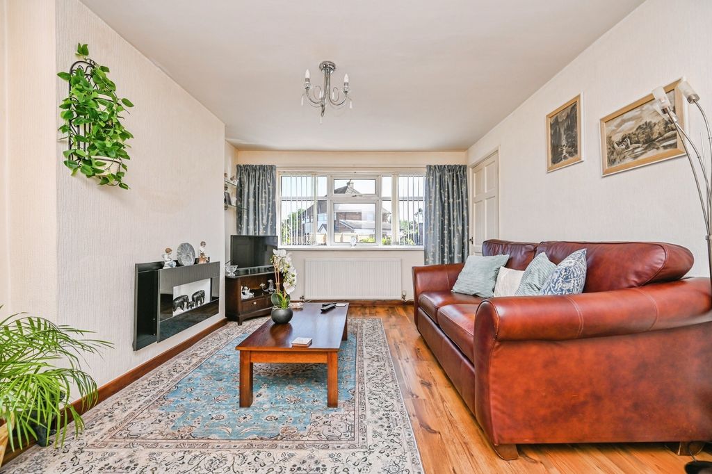Property photo 2 of 16 Pbox-Img.Jpg
