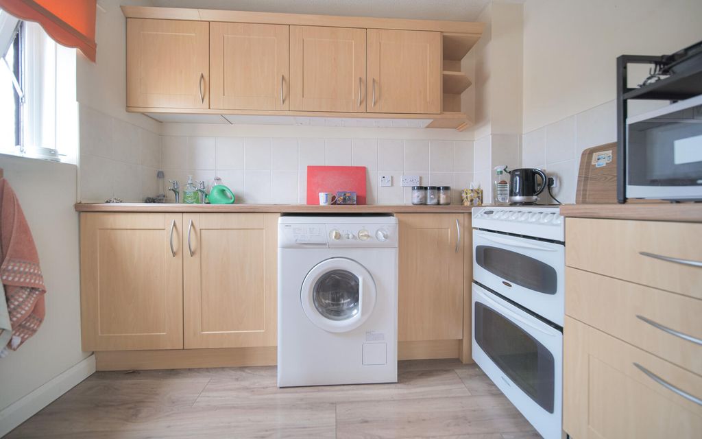 Property photo 2 of 12 Kitchen