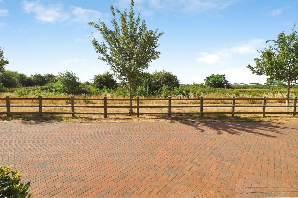 Property photo 3 of 19 Pbox-Img.Jpg