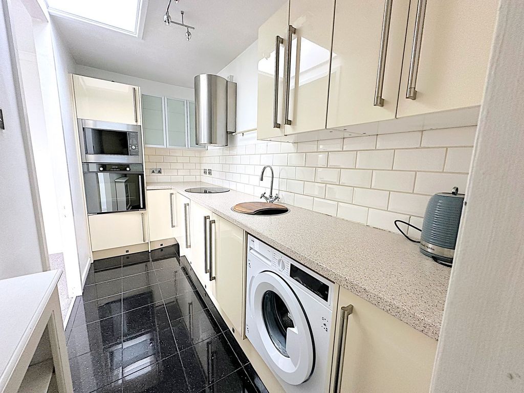 Property photo 3 of 14