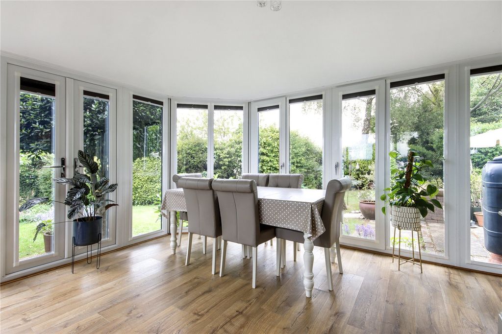 Property photo 3 of 14 Conservatory