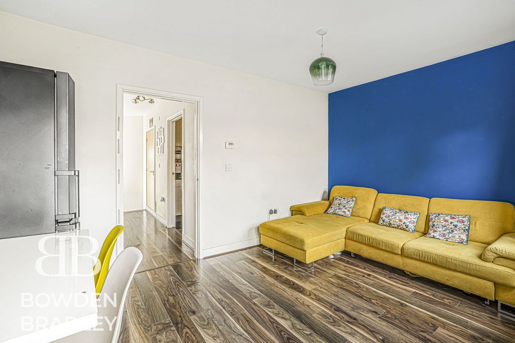 Property photo 2 of 22