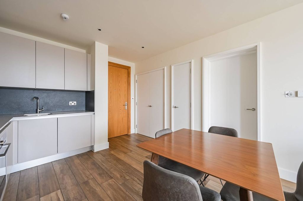 Property photo 1 of 30