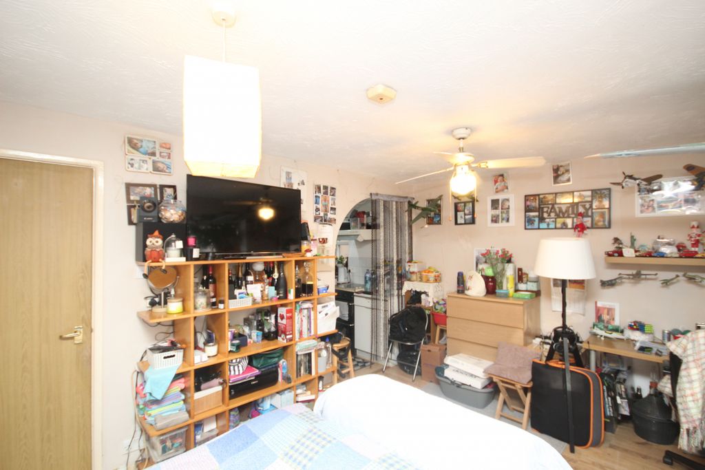 Property photo 3 of 5 Gallery