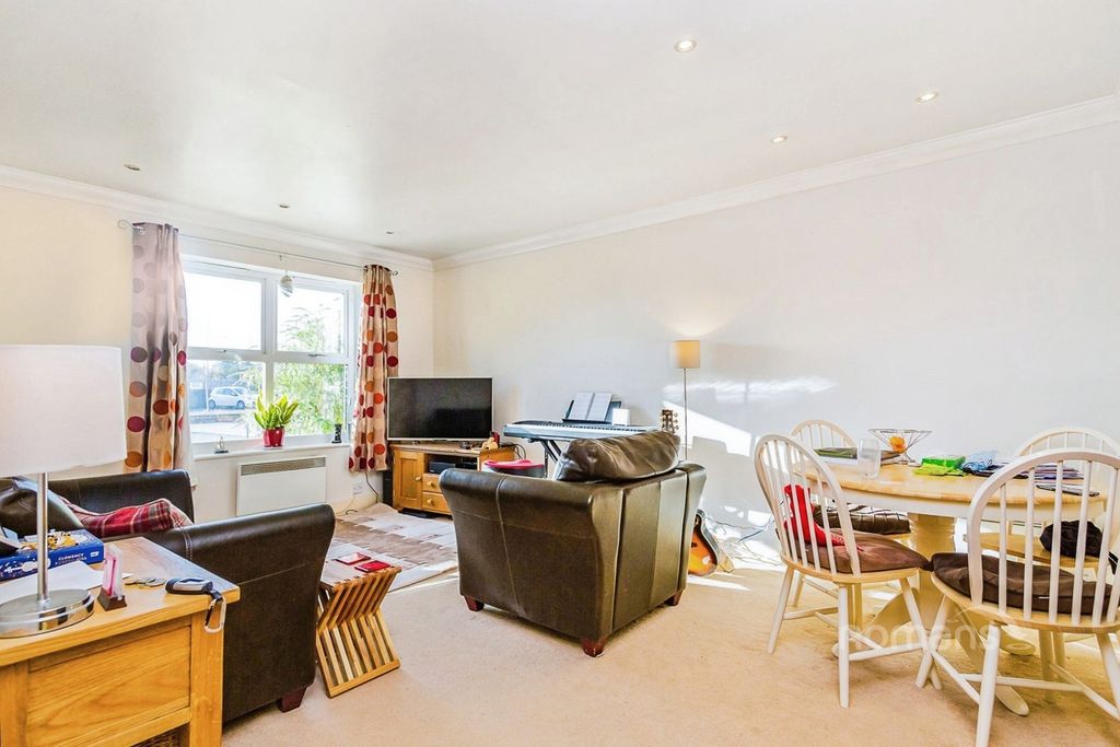 Property photo 2 of 8 Pbox-Img.Jpg