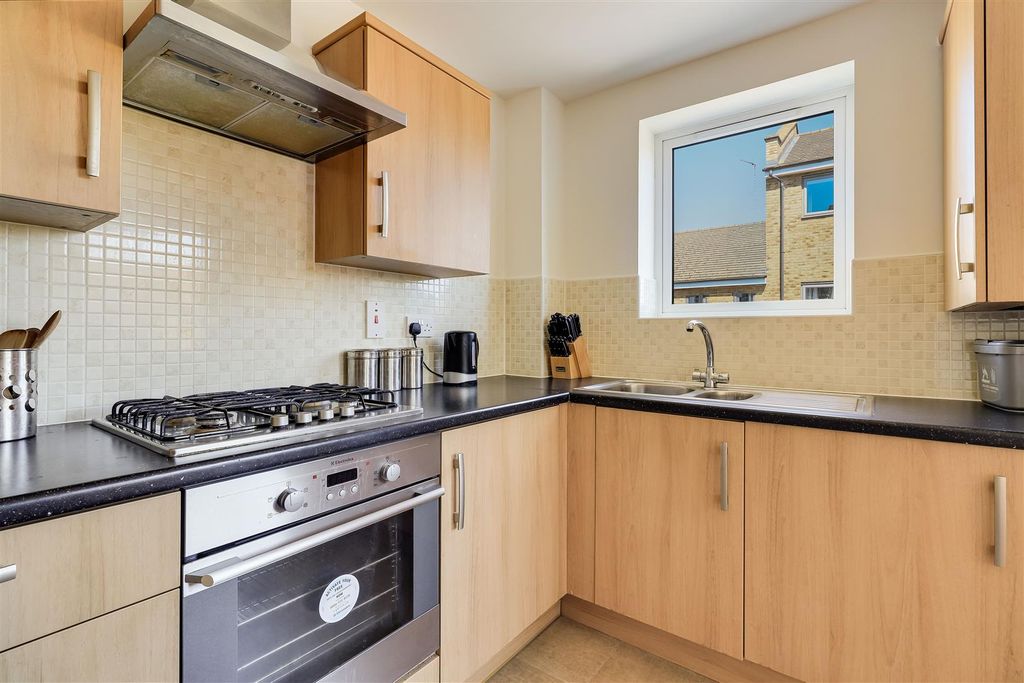 Property photo 3 of 14 Img (5).Jpg