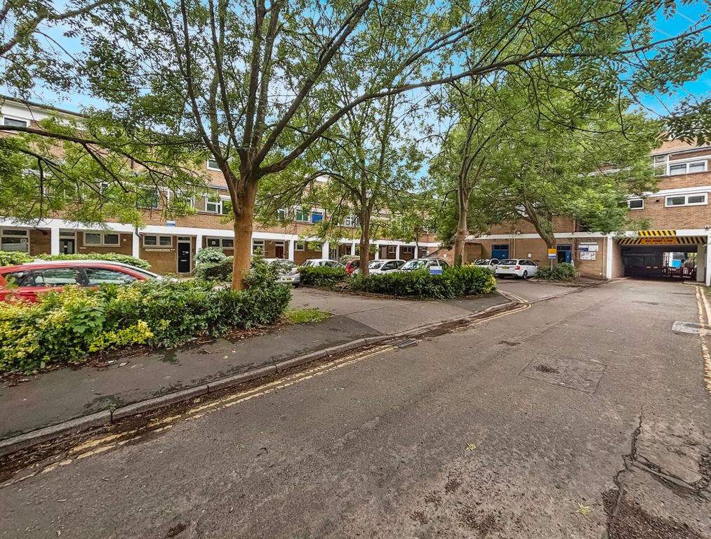 Property photo 1 of 12 3d219d352F38E2Ed676F2036ce12A019893A3858