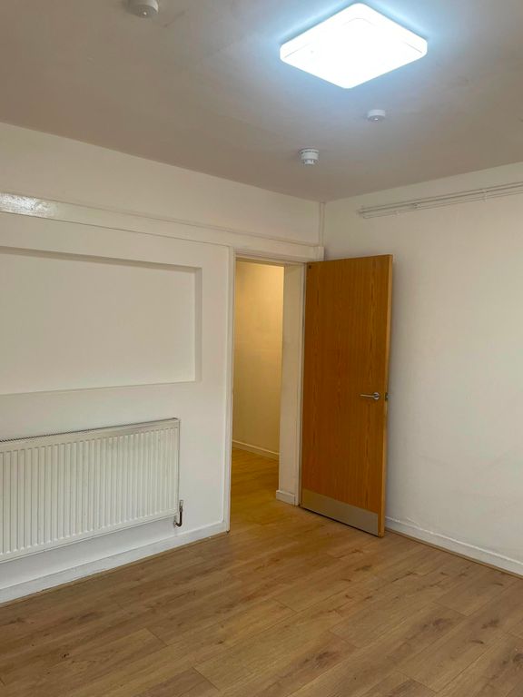 Property photo 2 of 3