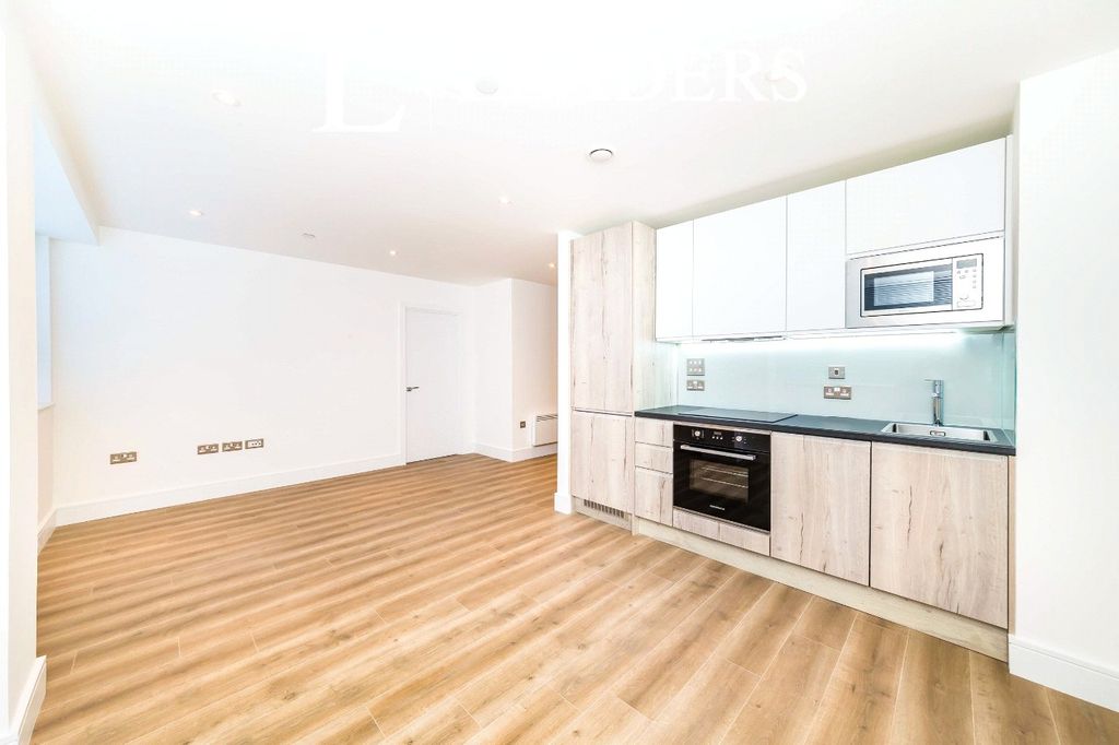 Property photo 3 of 8 Picture No. 06