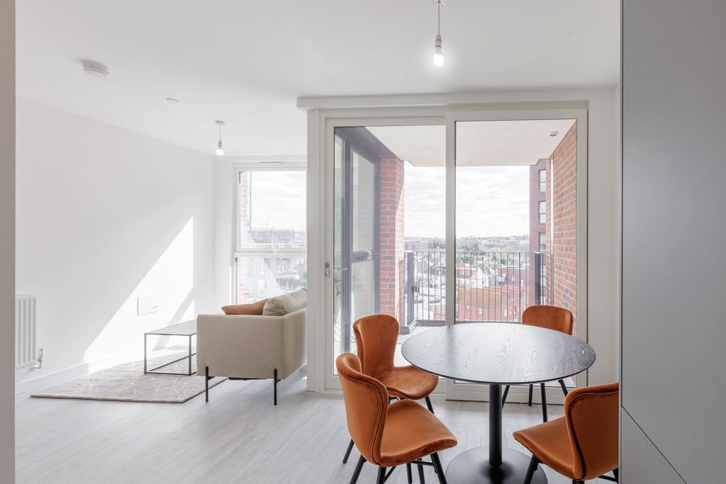 Property photo 2 of 13 Dining Area/Lounge