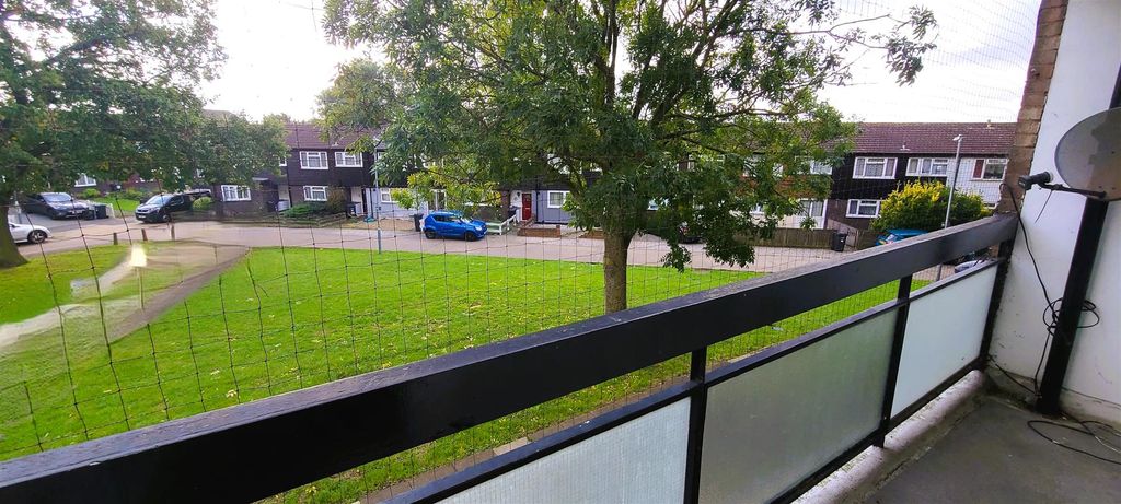 Property photo 2 of 11 Balcony