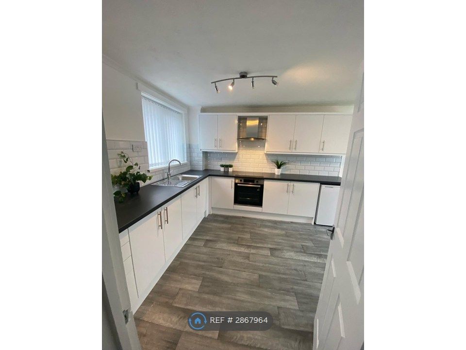 Property photo 1 of 12 Kitchen