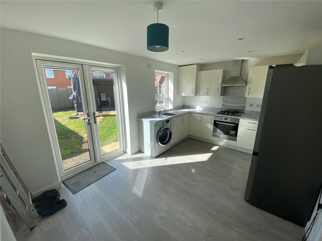 Property photo 2 of 27 Picture No. 21