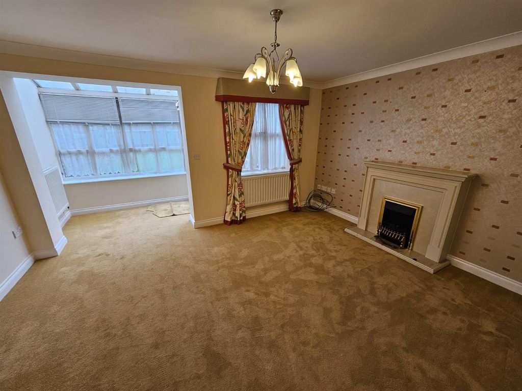Property photo 2 of 11 Photo 4.Jpg