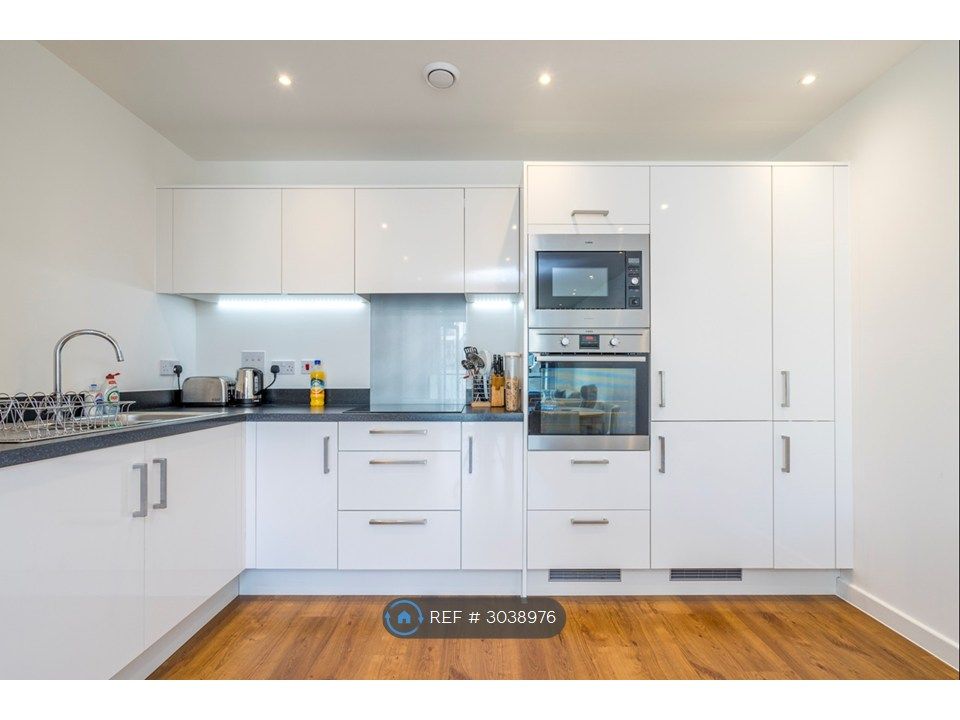 Property photo 1 of 10 Kitchen