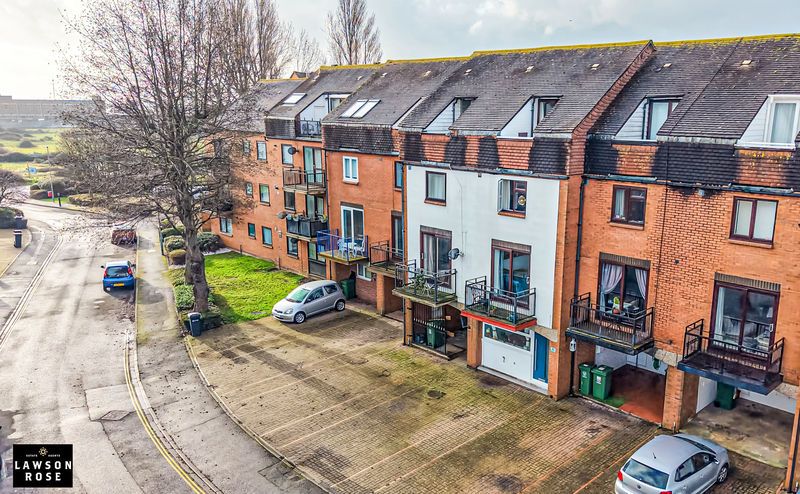 Property photo 1 of 28 .