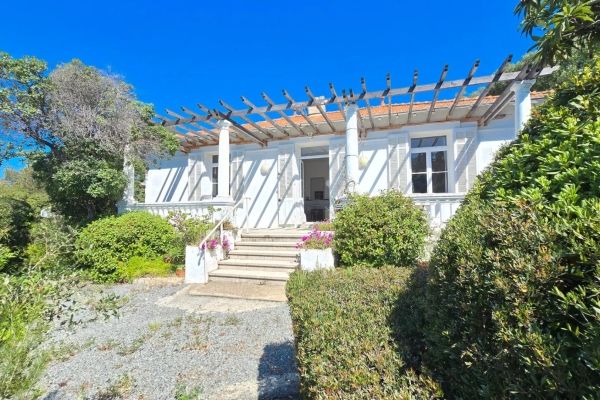 Property photo 3 of 7