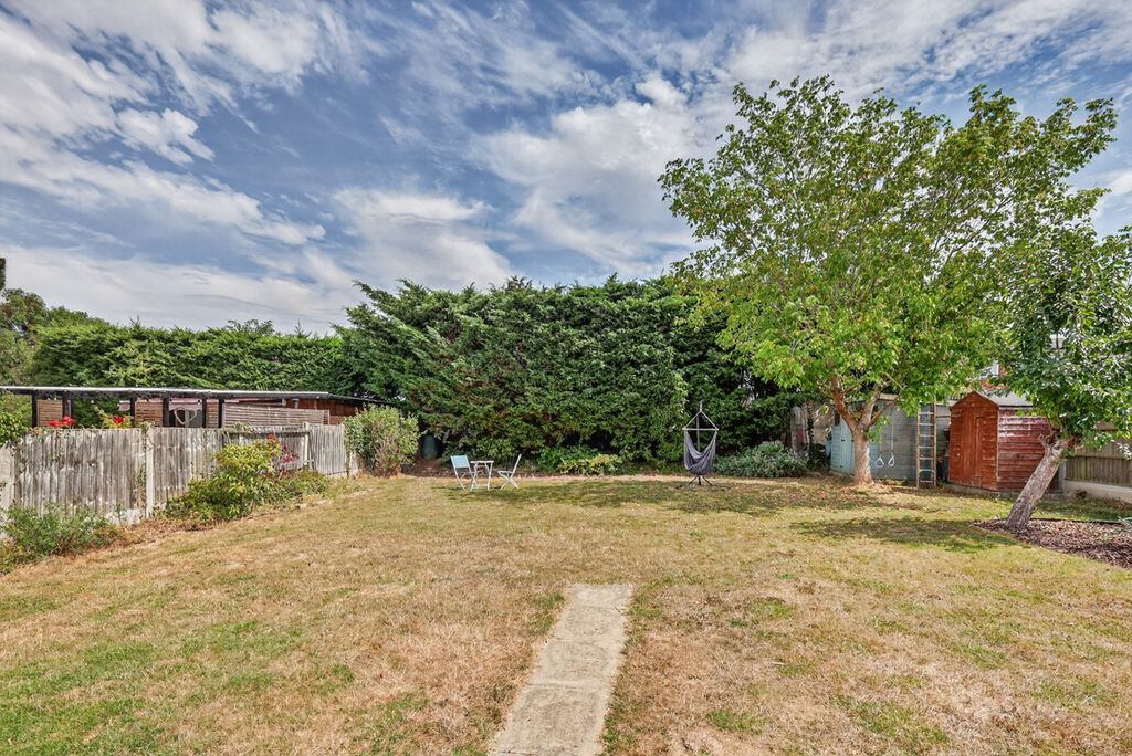 Property photo 2 of 27