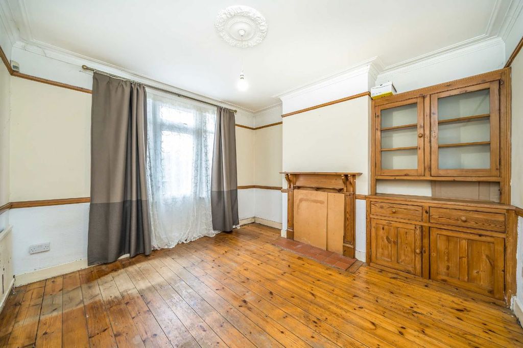 Property photo 3 of 8