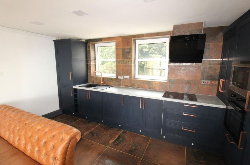 Property photo 3 of 9 Kitchen.Jpg
