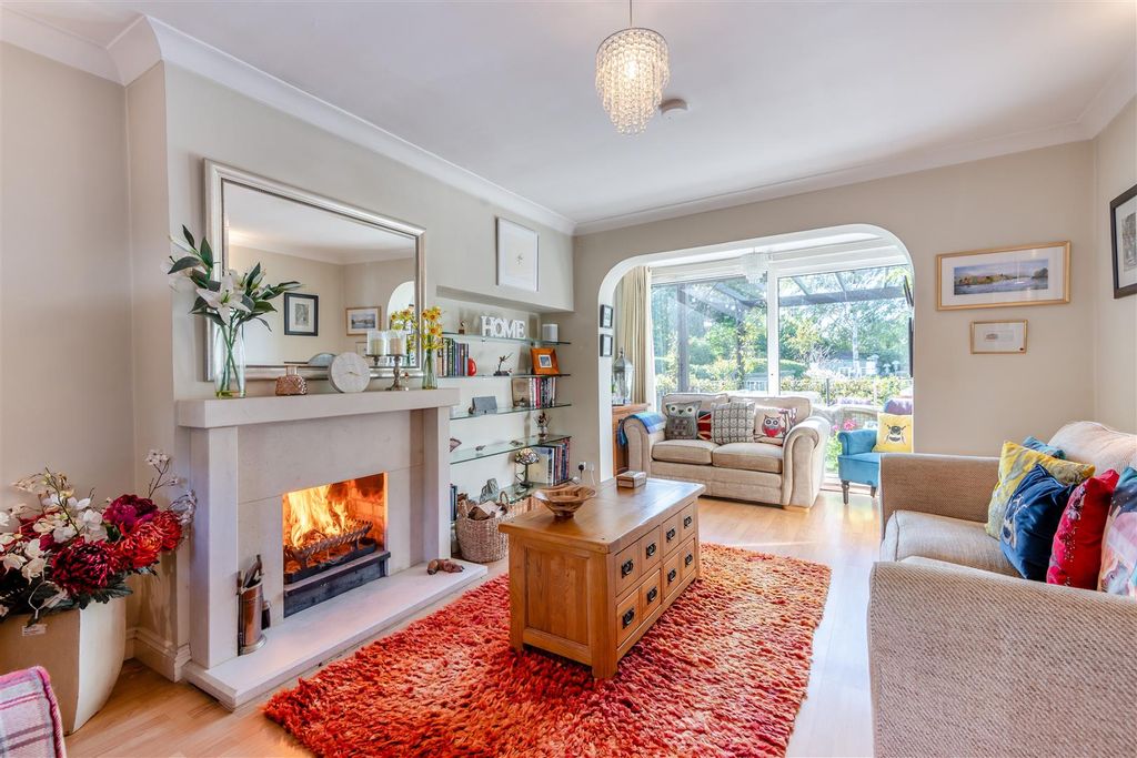 Property photo 3 of 25 8664993-Interior12.Jpg