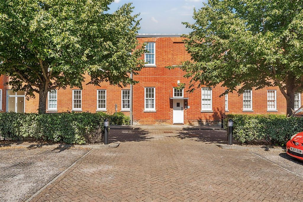 Property photo 1 of 14 Front