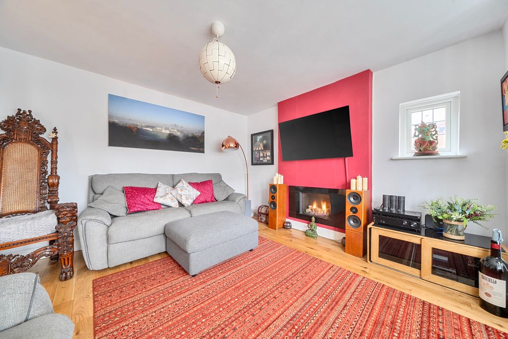 Property photo 2 of 27 Picture No. 67