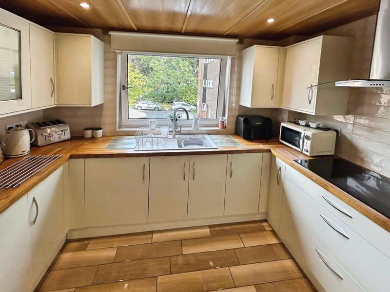 Property photo 2 of 11 Photo 8