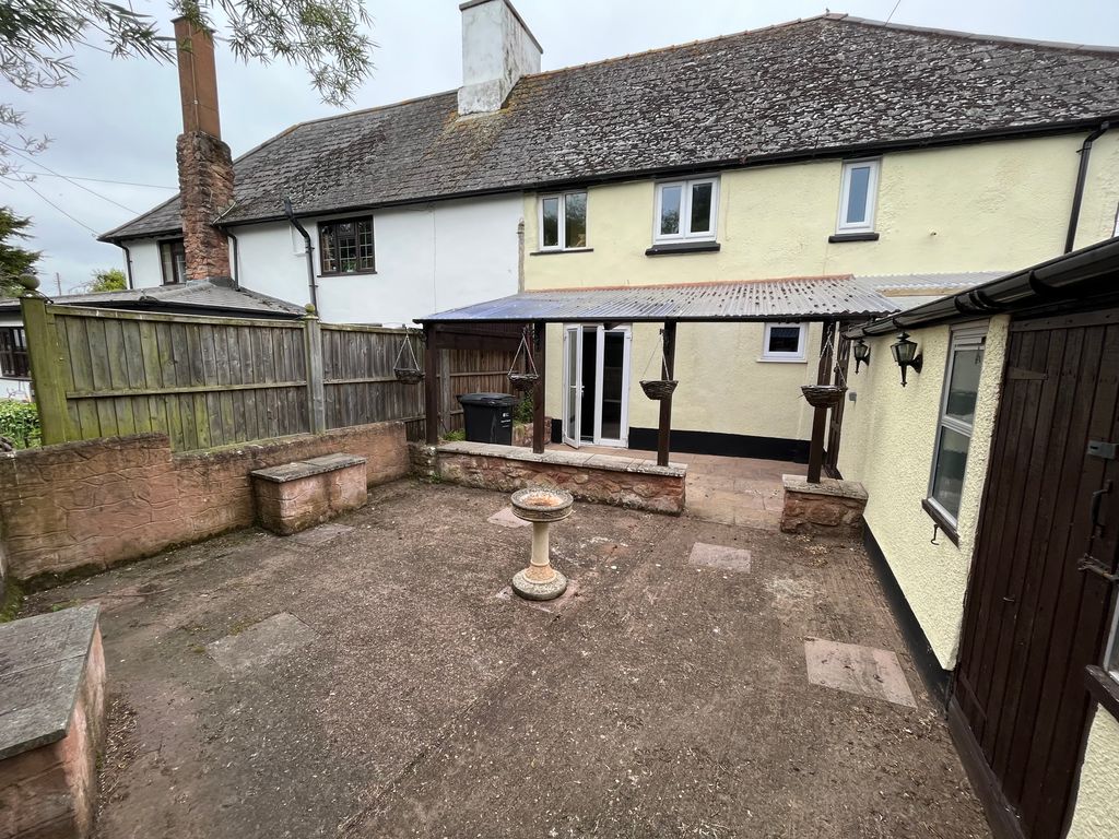 Property photo 2 of 8