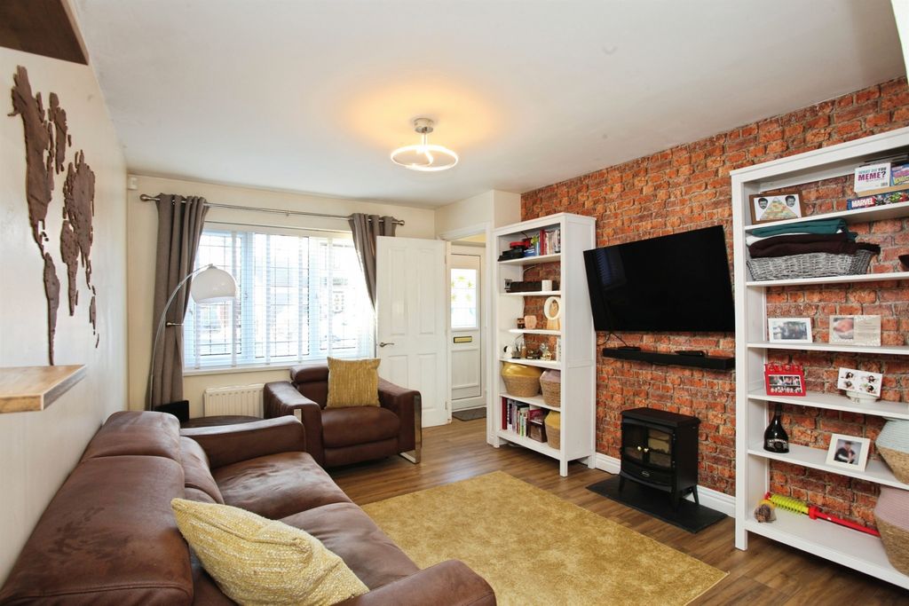 Property photo 3 of 17