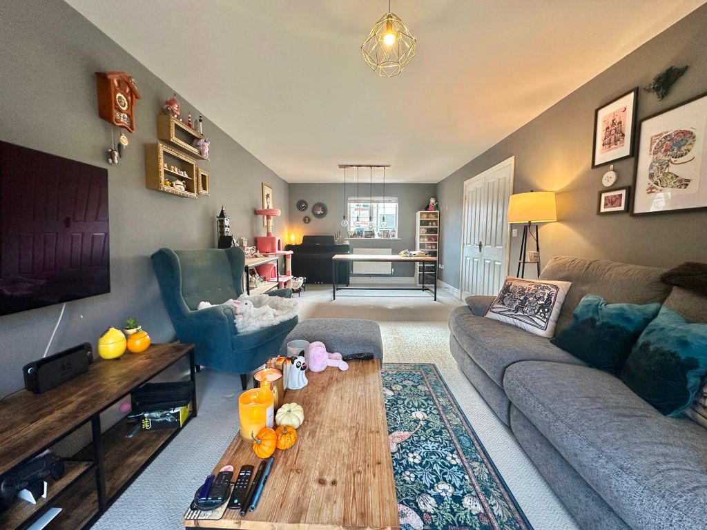 Property photo 3 of 19