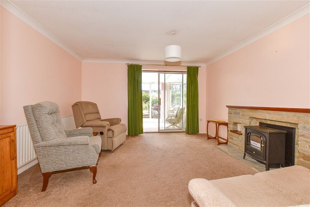 Property photo 3 of 15 Lounge