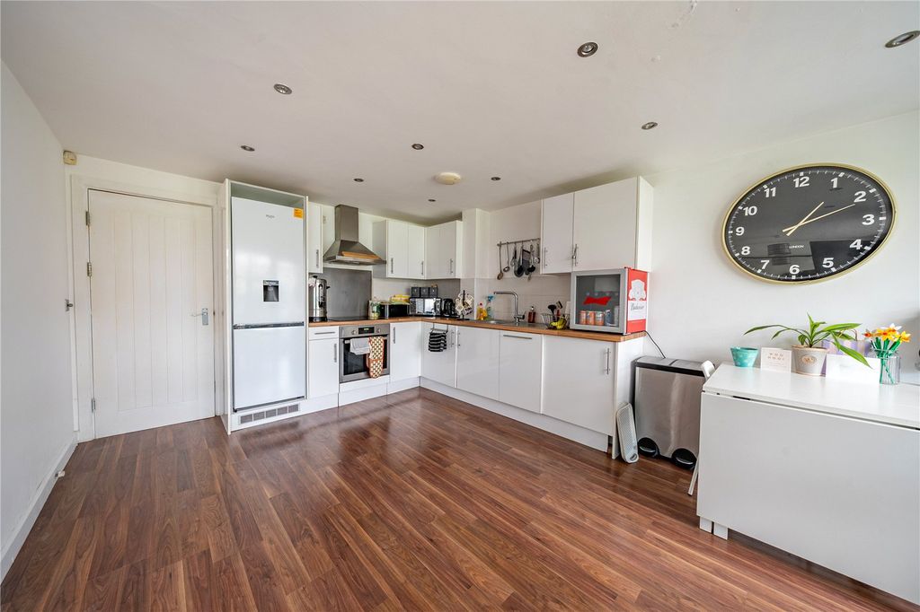 Property photo 2 of 23 Picture No. 40
