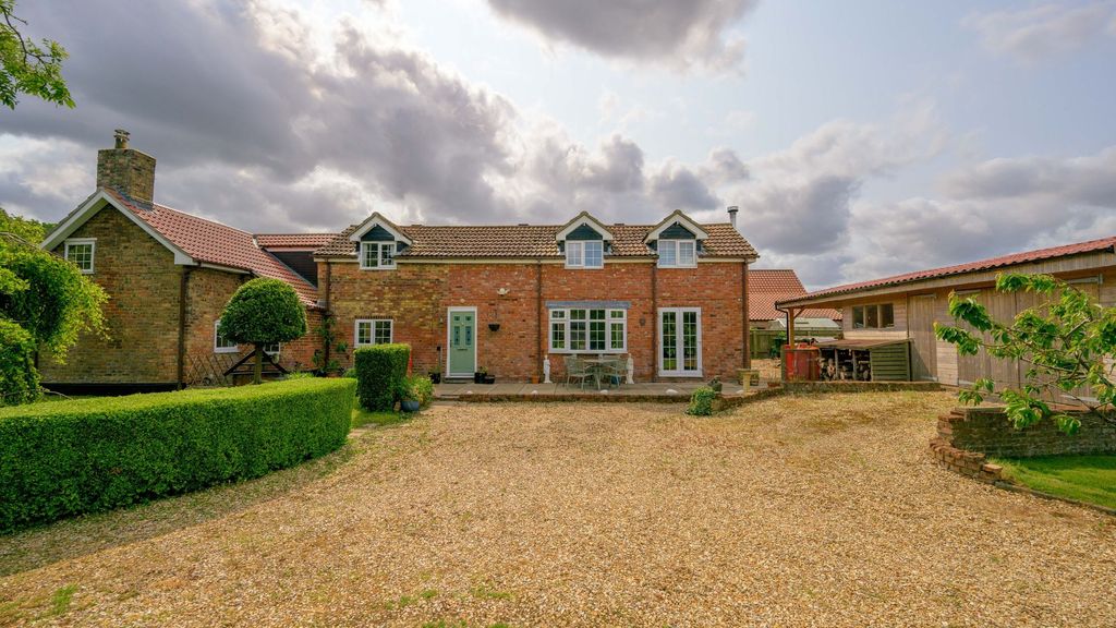 Property photo 1 of 36