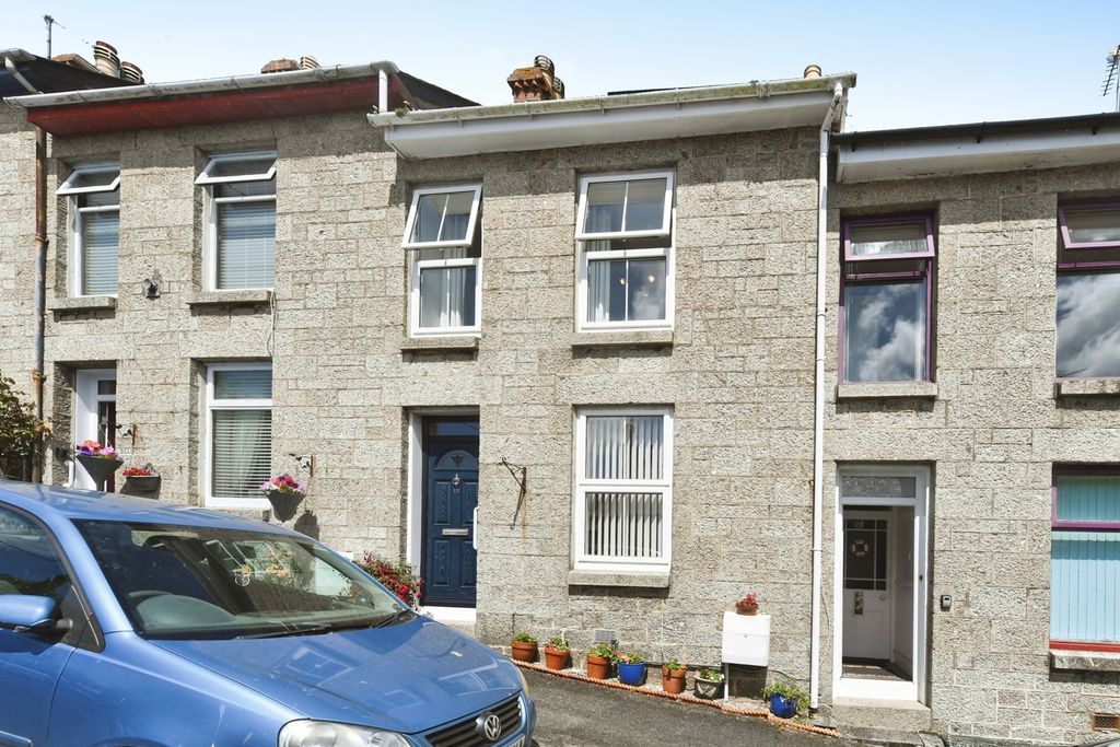 Property photo 2 of 17 Front