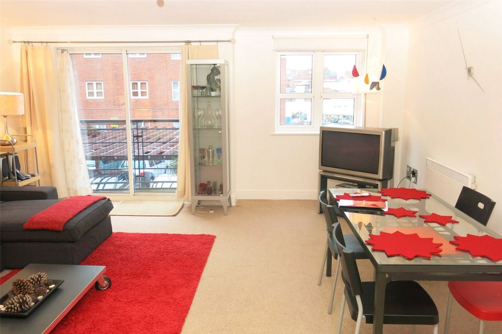 Property photo 3 of 7 Photo 03