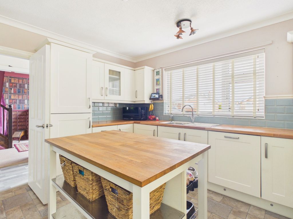 Property photo 3 of 25 5330936