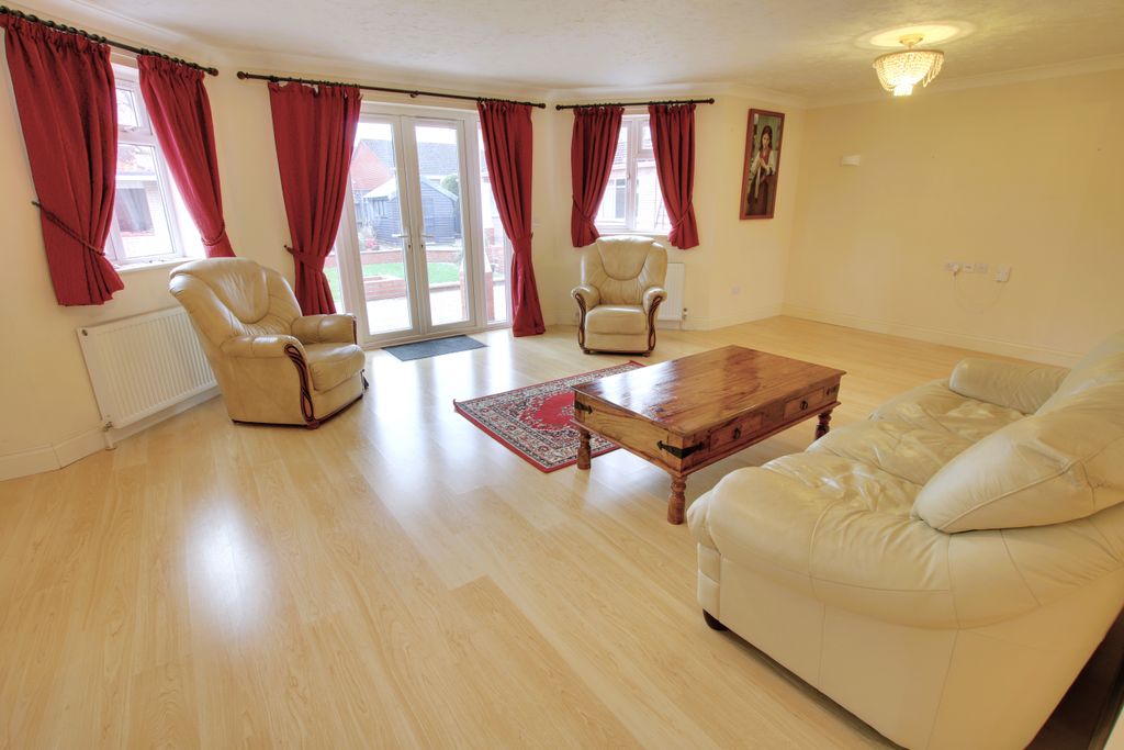 Property photo 2 of 25