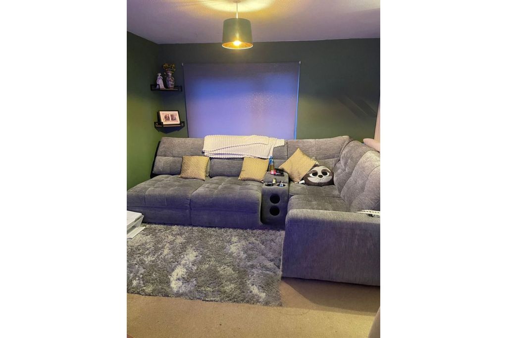 Property photo 2 of 11