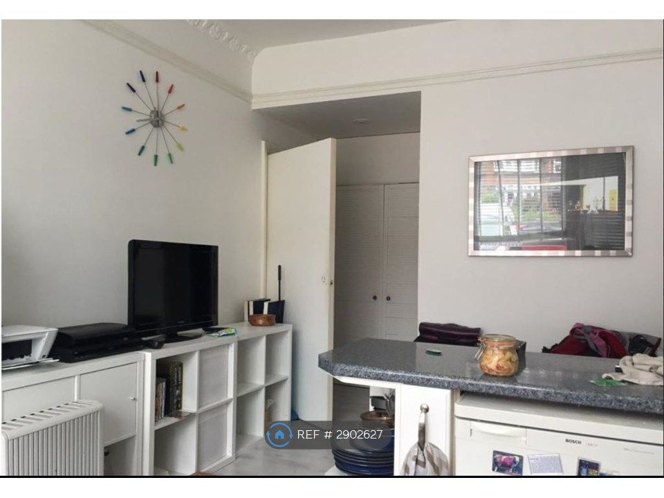 Property photo 1 of 2