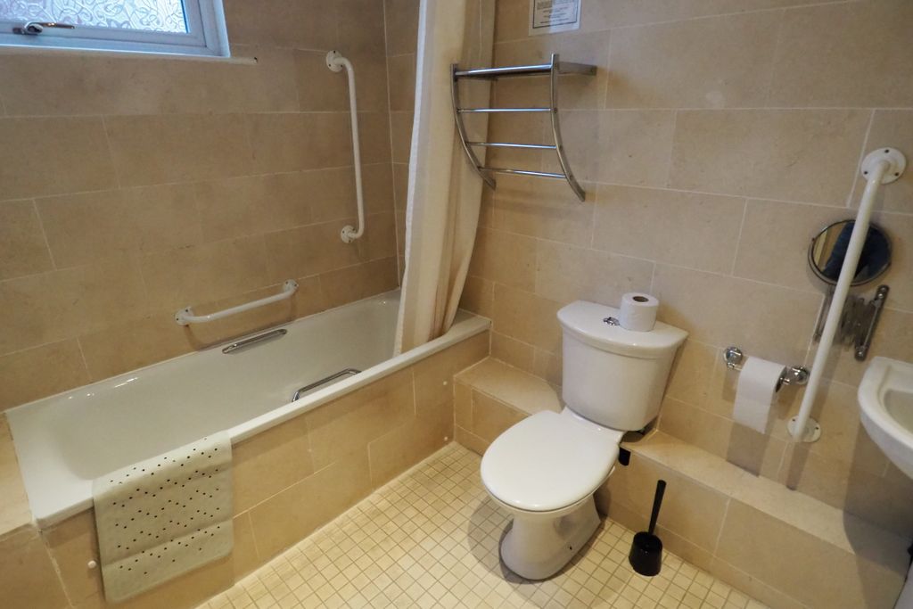 Property photo 3 of 8