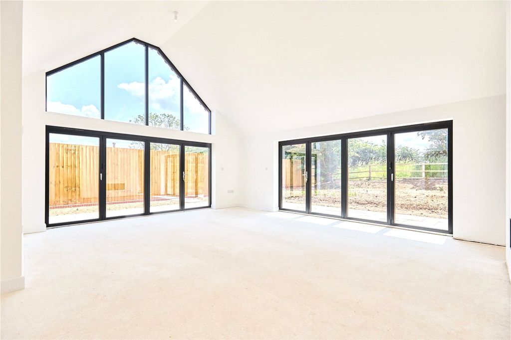 Property photo 2 of 48 Picture No. 08