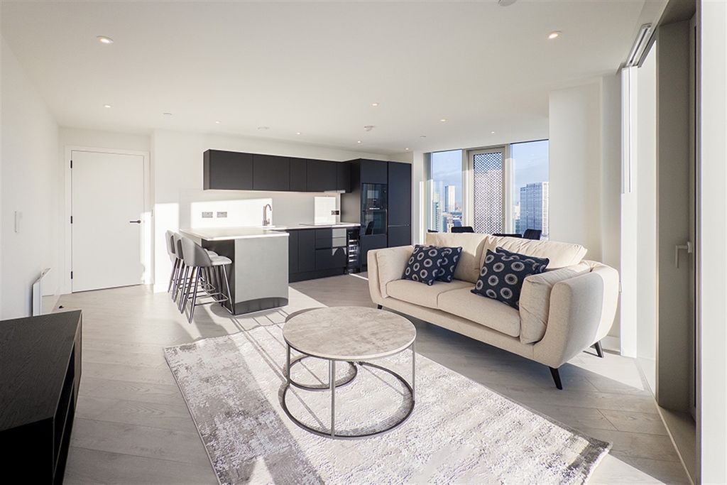 Property photo 2 of 11 (Main)