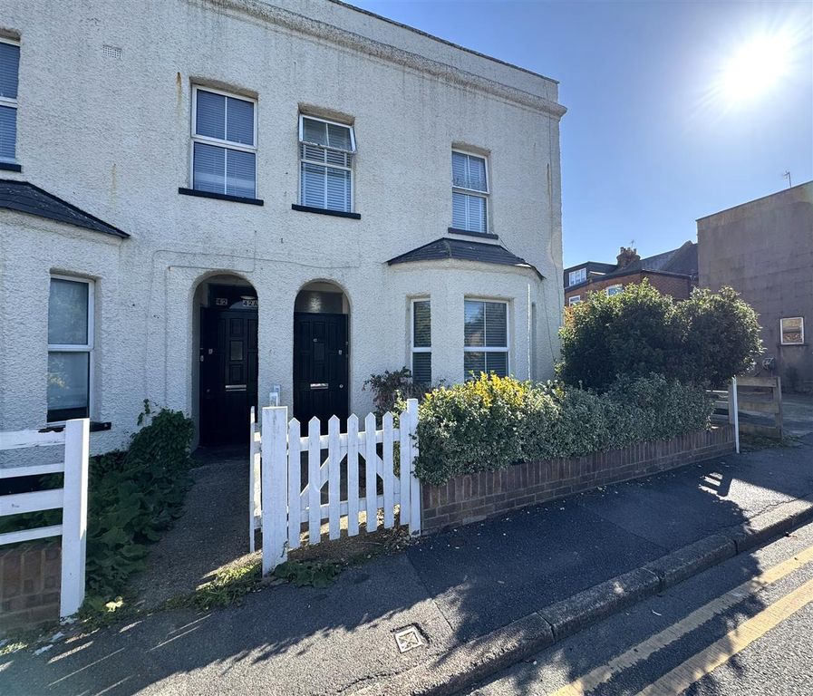 Property photo 1 of 6