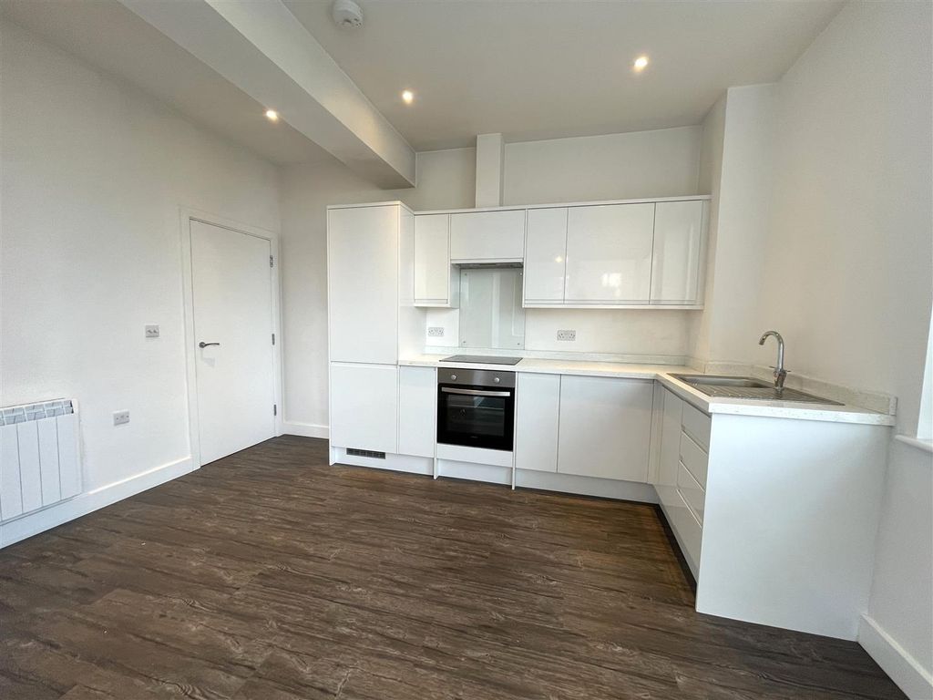 Property photo 2 of 13 Kitchen_Bfast.Jpg