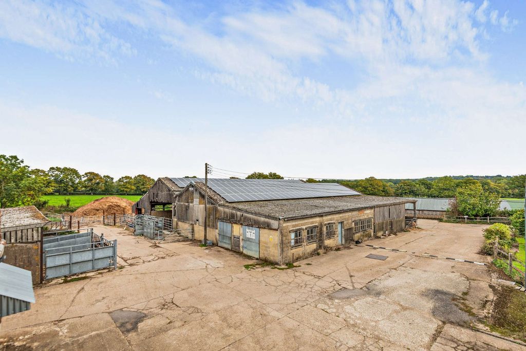 Property photo 3 of 6 Picture No. 04